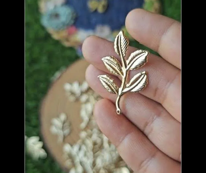 HD213 Metal leaf Gold Small